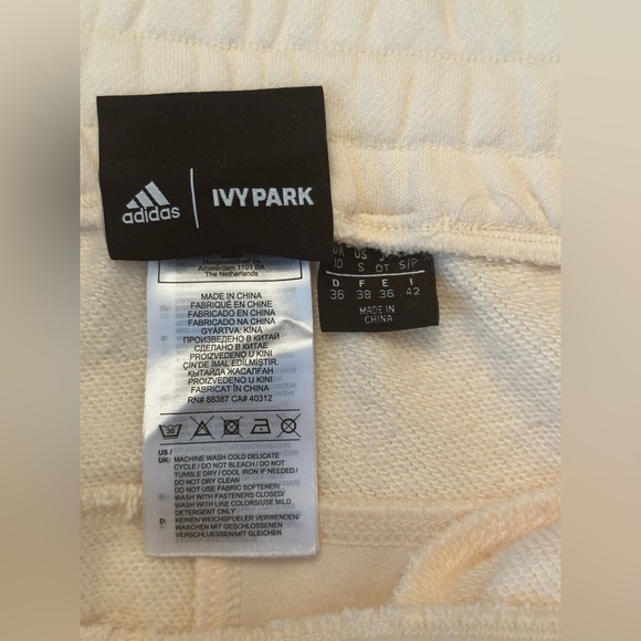 Adidas x Ivy Park - Drop 1 | Cargo Sweatpants, Ecru Tint/Maroon (RARE) - Picture 16 of 16